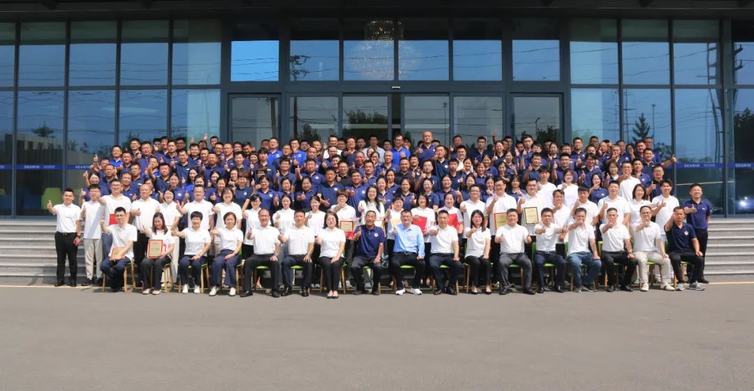 青岛304永利集团成立二十五周年表彰大会隆重举行